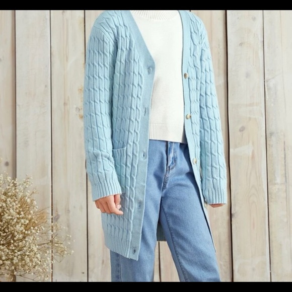 2 items, Cable knit dual pockets Cardigan size 11-12 Y and winter jacket size M - Picture 1 of 7